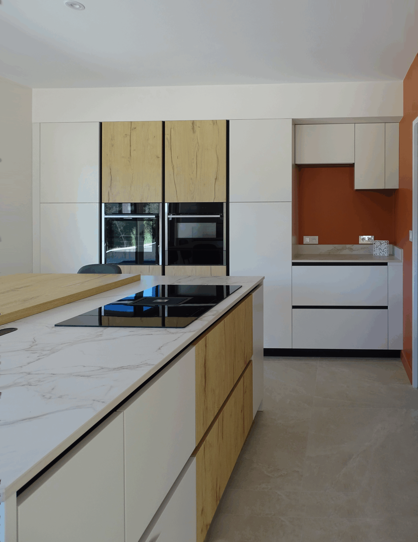 Créations de cuisines sur mesure SP CUISINE avec Armony Cucine, fabrication italienne avec granit, de chez GRANICO. Expert en cuisine sur mesure. Cuisine blanche et bois