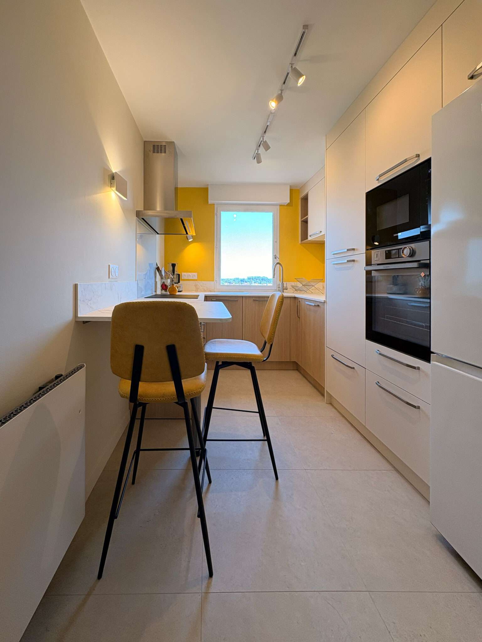 Créations de cuisines sur mesure SP CUISINE avec Armony Cucine, fabrication italienne avec granit, de chez GRANICO. Expert en cuisine sur mesure. Cuisine ivoire et bois