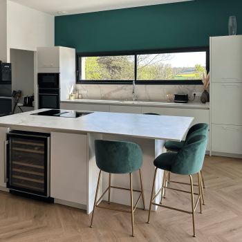 Créations de cuisines sur mesure SP CUISINE avec Armony Cuisine. Expert en cuisine sur mesure. Cuisine blanche et verte