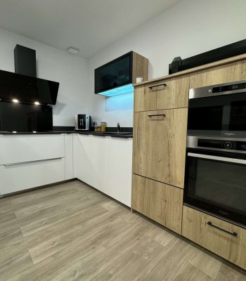 SP CUISINE showroom cuisine sur mesure près de Toulouse Balma, cuisine du fond, cuisine vivante