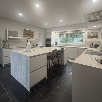 Créations de cuisines sur mesure SP CUISINE avec Armony Cucine, fabrication italienne avec granit, de chez GRANICO. Expert en cuisine sur mesure. Cuisine blanche